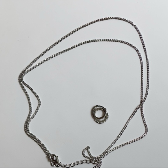 Jewelry - Elegant Silver Necklace and earring Set